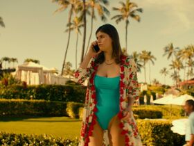 Alexandra Daddario sexy, Sydney Sweeney sexy, Brittany O’Grady sexy – The White Lotus s01e05 (2021)