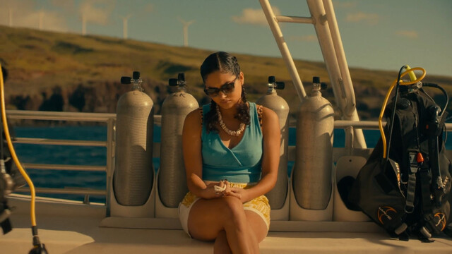Alexandra Daddario sexy, Sydney Sweeney sexy, Brittany O’Grady sexy – The White Lotus s01e05 (2021)