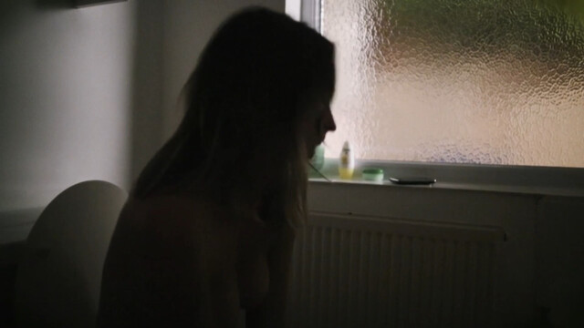 Lizzy Watts nude – One In The Dark (2014)