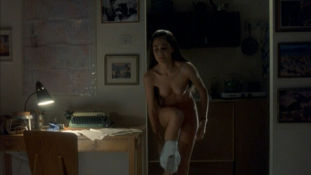 Netta Garti nude – Au bout du monde a gauche (Sof Ha'Olam Smola) (2004)