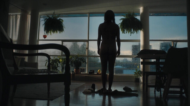 Naian Gonzalez Norvind nude – Leona (2018)