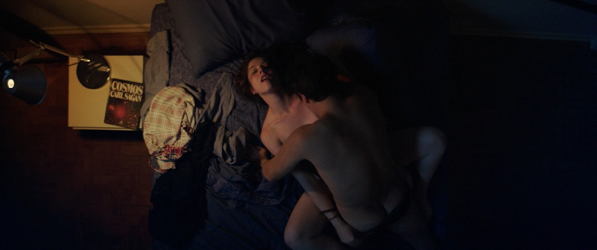 Bia Arantes nude – Loop (2020)