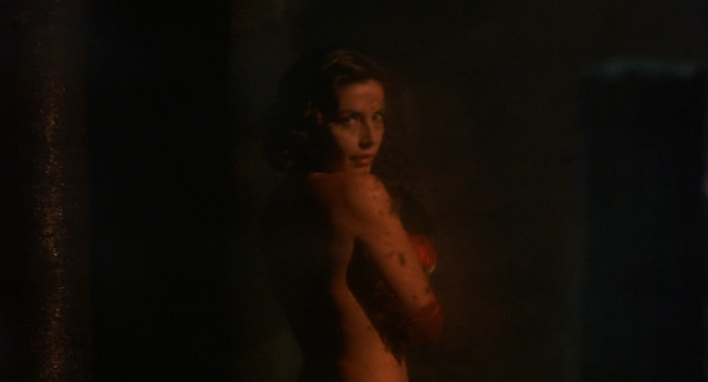 Francesca Rettondini nude – Ghost Ship (2002)