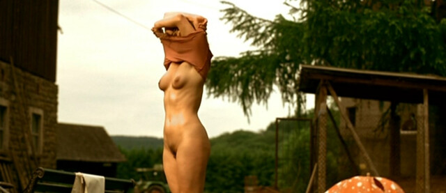 Jordis Triebel nude – Emmas Gluck (2006)