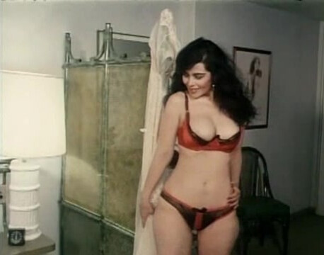 Ana Luisa Peluffo nude, Rossy Mendoza nude - El vecindario (1981)