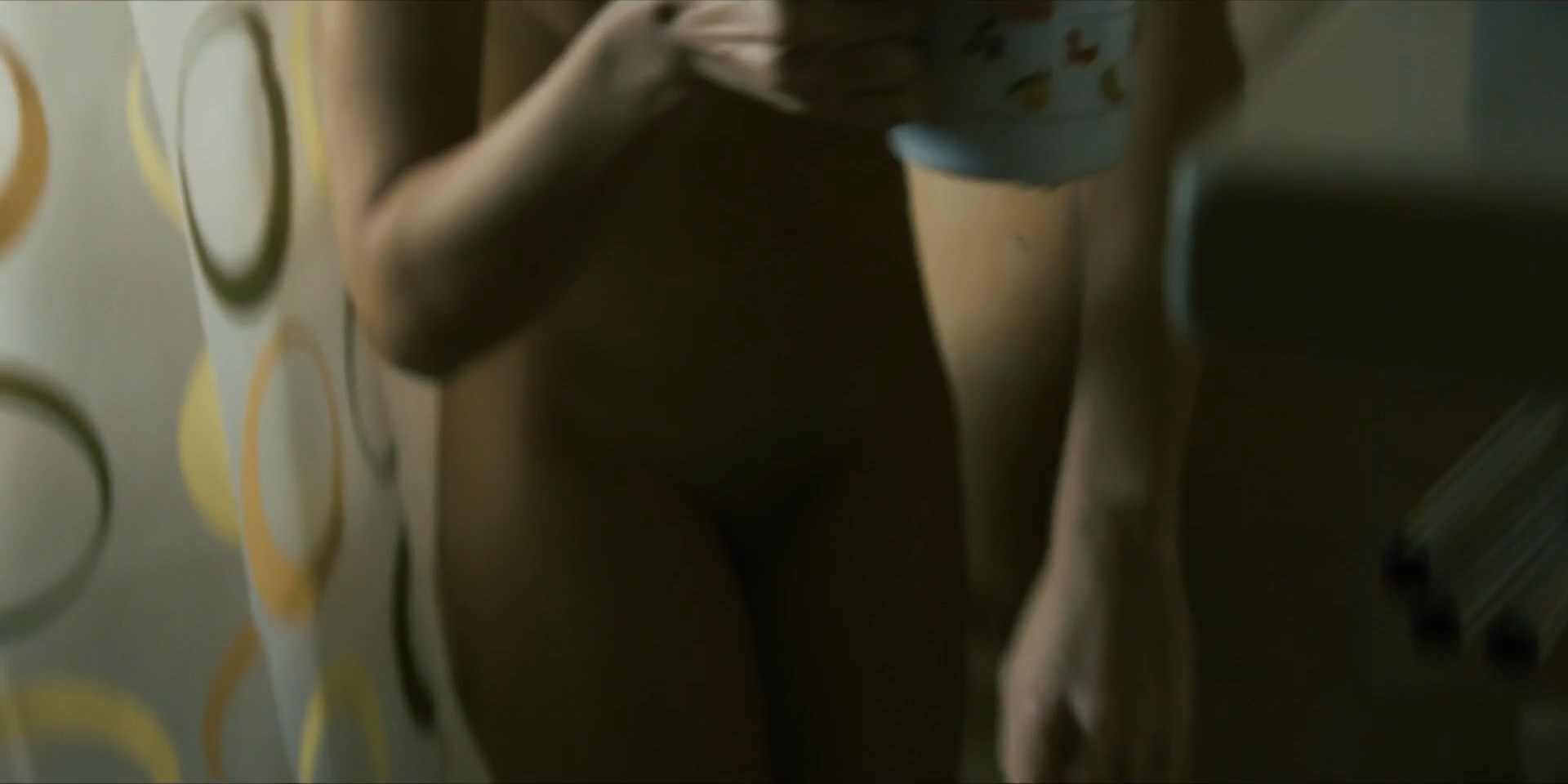 Milena Bozic nude – Tisina (2017)