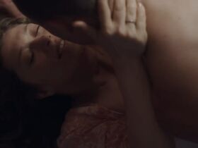 Branka Katic sexy – Zivot traje tri dana (2017)