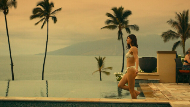 Alexandra Daddario sexy, Sydney Sweeney sexy, Brittany O’Grady sexy, Connie Britton sexy – The White Lotus s01e01 (2021)