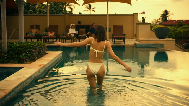 Alexandra Daddario sexy, Sydney Sweeney sexy, Brittany O’Grady sexy, Connie Britton sexy – The White Lotus s01e01 (2021)