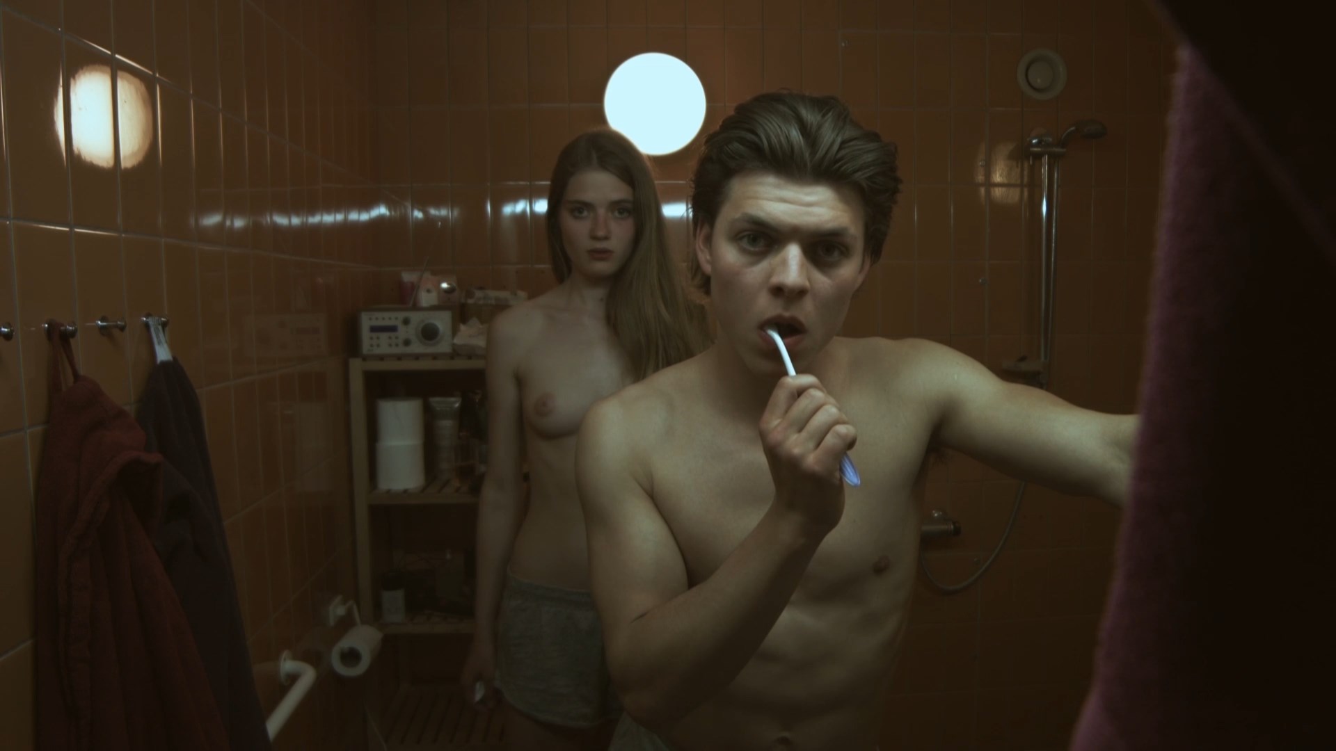 Dorte Limkilde nude – Kysset (2015)