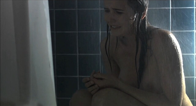 Valerie Leroy nude – Un ange passe (2009)