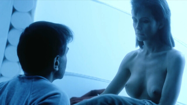 Leigh Lombardi nude – Moontrap (1989)