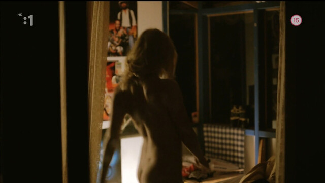 Alena Pajtinkova nude – Nocny trezor (2011)