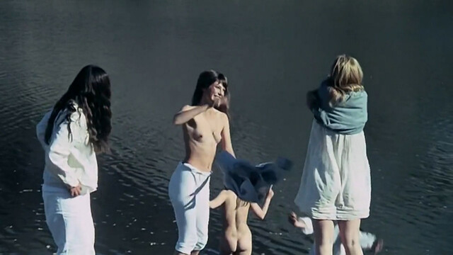 Dina Rutic nude – Devetnaest djevojaka i jedan mornar (1971)