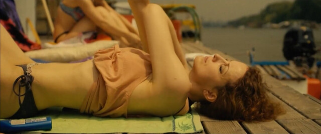 Jelena Stupljanin sexy, Anita Ognjanovic sexy – Everything in its Right Place (Sve kako treba) (2020)