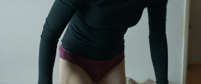 Ursa Menart sexy, Liza Marijina sexy – Polsestra (2019)