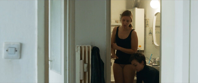 Ursa Menart sexy, Liza Marijina sexy – Polsestra (2019)