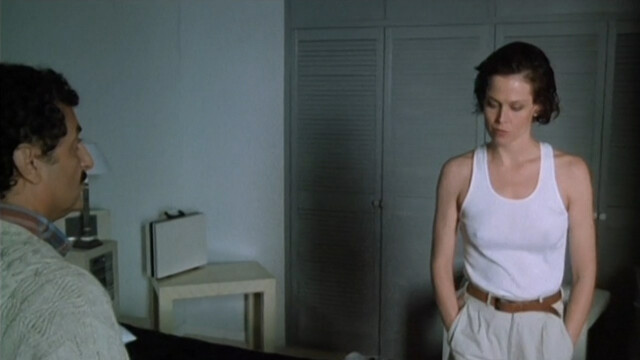 Sigourney Weaver nude – Half Moon Street (1986)