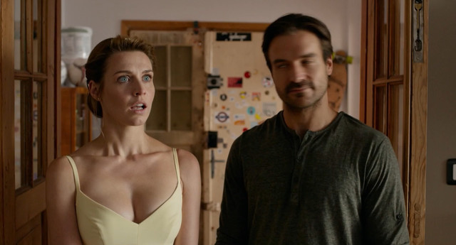 Julia Kaminska sexy, Anna Janik sexy – Narzeczony na niby (2018)