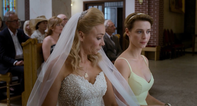 Julia Kaminska sexy, Anna Janik sexy – Narzeczony na niby (2018)