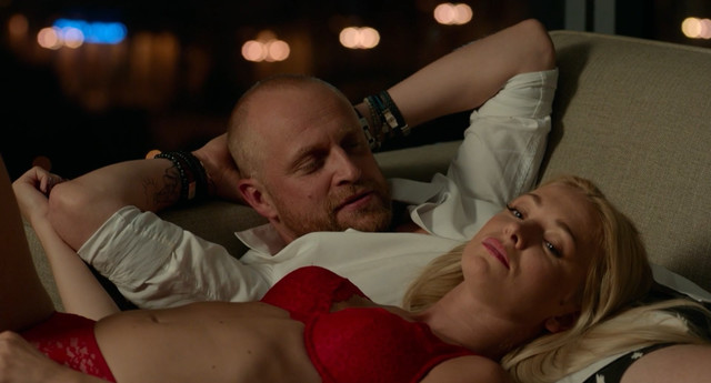 Julia Kaminska sexy, Anna Janik sexy – Narzeczony na niby (2018)