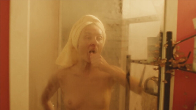 Sophie Alexander-Katz nude – Summer White (Blanco de Verano) (2020)