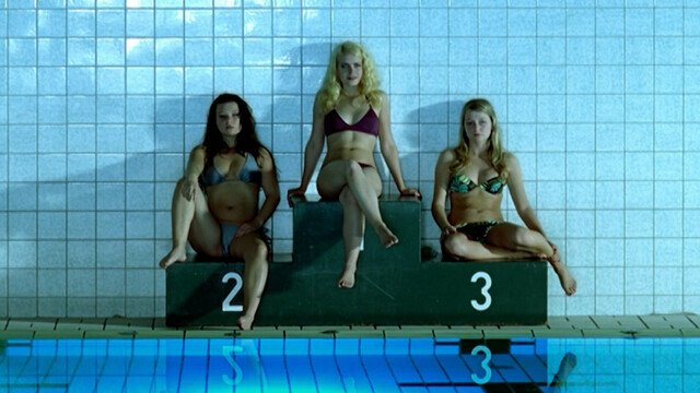Alice Dwyer nude – Freischwimmer (2007)