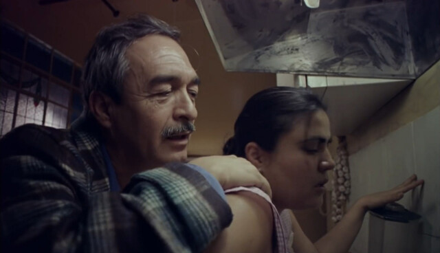 Catalina Lopez sexy, Edwarda Gurrola sexy – Me la debes (2002)