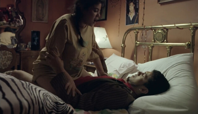 Catalina Lopez sexy, Edwarda Gurrola sexy – Me la debes (2002)