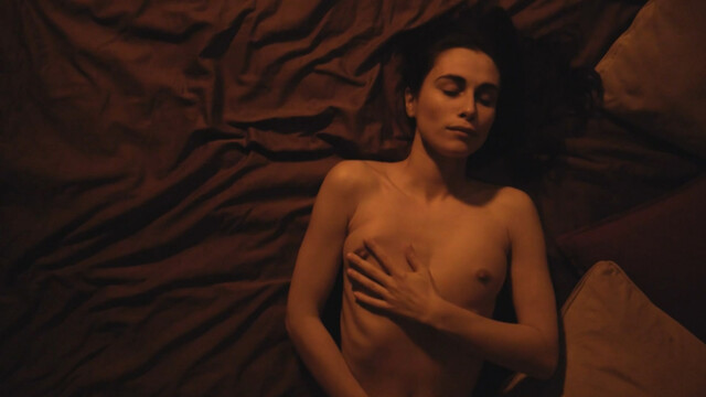 Claire Saumande nude – Ton petit je (2021)