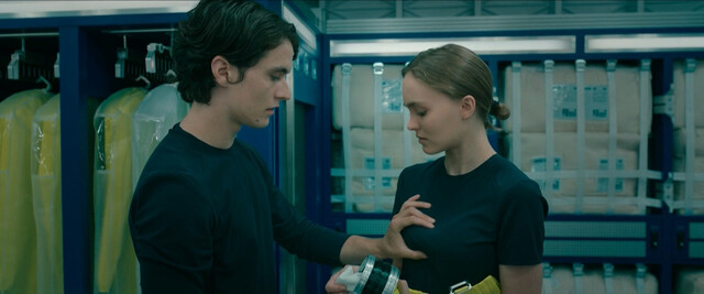 Lily-Rose Depp sexy, Chante Adams sexy – Voyagers (2021)