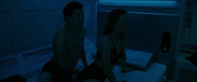 Lily-Rose Depp sexy, Chante Adams sexy – Voyagers (2021)