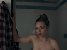 Amanda Seyfried sexy, Natalia Dyer sexy – Things Heard & Seen (2021)