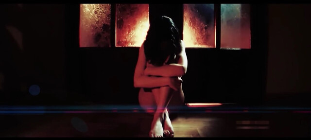 Michalina Olszanska nude – Solange (2013)
