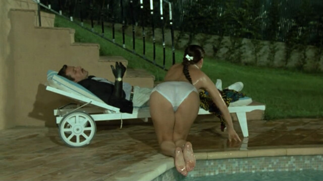 Serena Grandi nude, Francesca Dellera sexy – Roba da ricchi (1987)