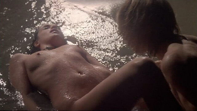 Florence Guerin nude – Profumo (Bizare) (1987)
