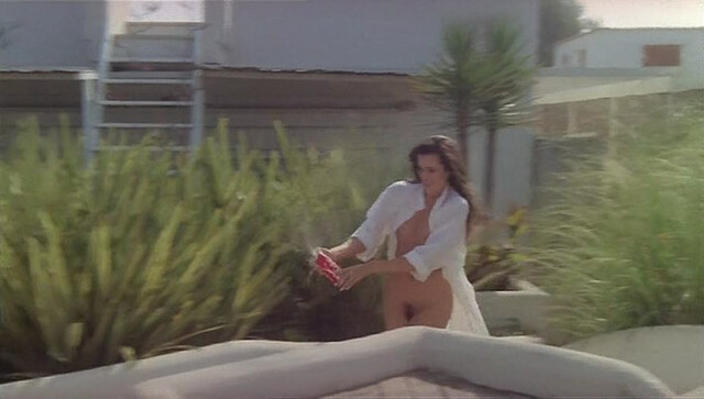 Florence Guerin nude – Profumo (Bizare) (1987)