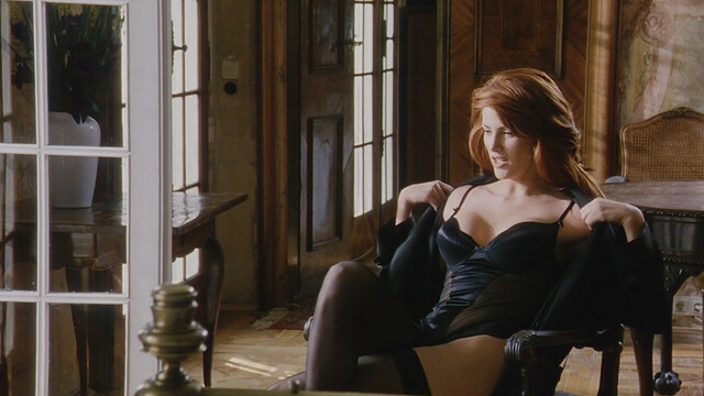 Angie Everhart nude – Love in Paris (Another Nine & a Half Weeks) (1997)