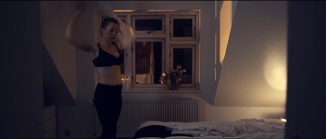 Karin Michelsen sexy – Jeg er David (2016)