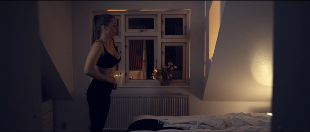 Karin Michelsen sexy – Jeg er David (2016)