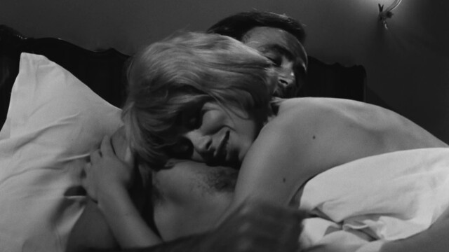Mireille Darc nude – Galia (1966)
