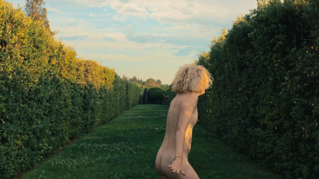 Eleanore Pienta nude – Plaisir (2021)