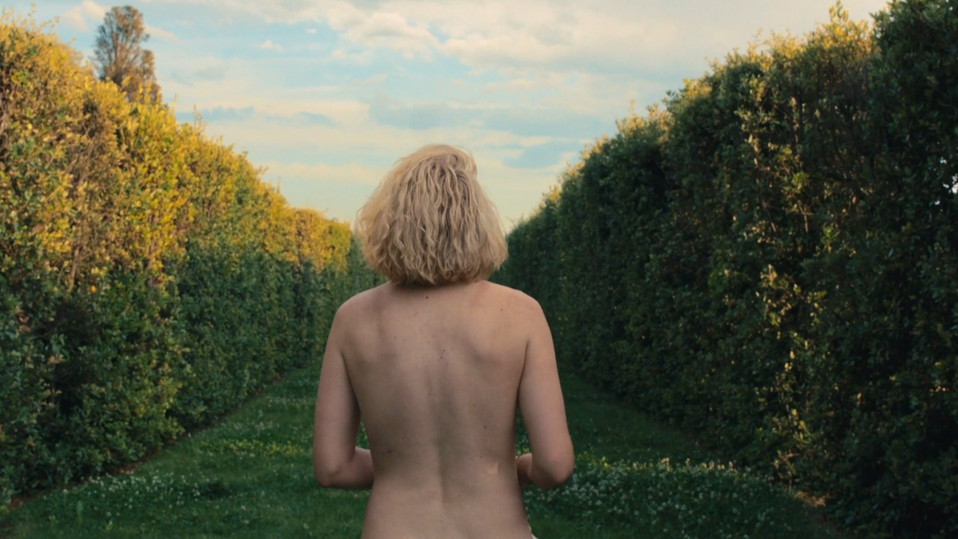 Nude video celebs » Eleanore Pienta nude – Plaisir (2021)