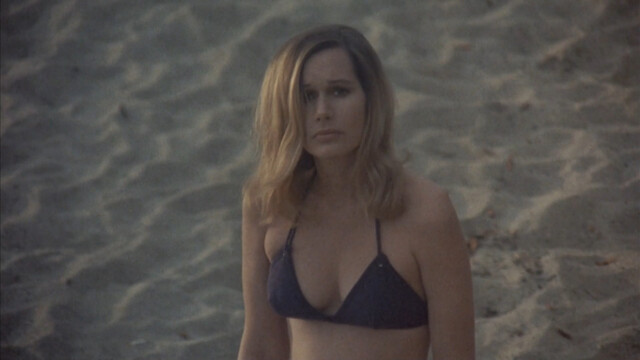 Sally Kellerman nude – A Reflection of Fear (1973)
