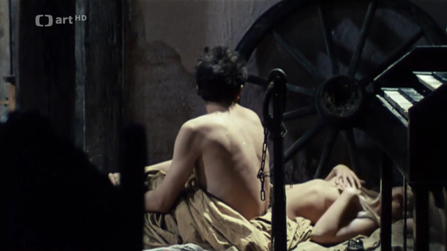 Olga Schoberova nude – Dovidenia v pekle, priatelia (1970)