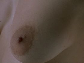 Elodie Bouchez nude – Le pacte du silence (2003)