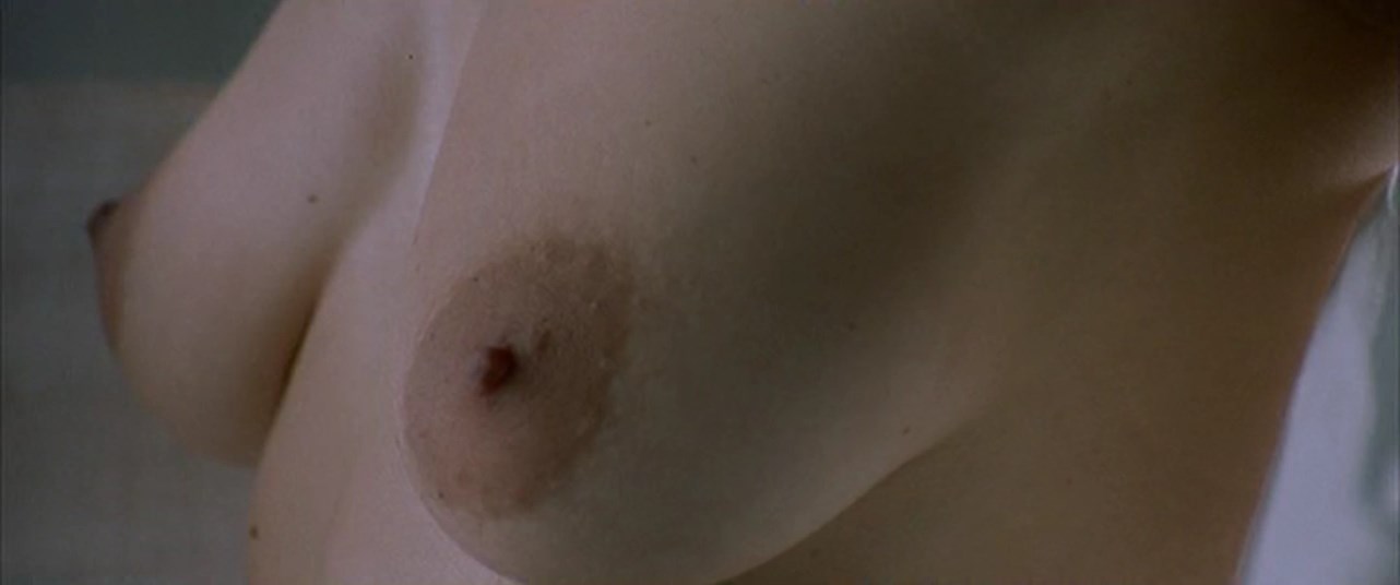 Elodie Bouchez nude – Le pacte du silence (2003)