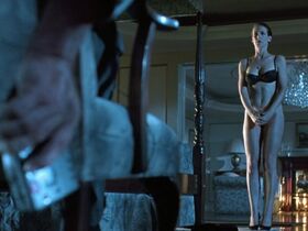 Jamie Lee Curtis sexy, Tia Carrere sexy – True Lies (1994)