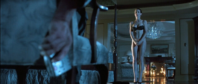 Jamie Lee Curtis sexy, Tia Carrere sexy – True Lies (1994)