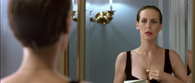Jamie Lee Curtis sexy, Tia Carrere sexy – True Lies (1994)